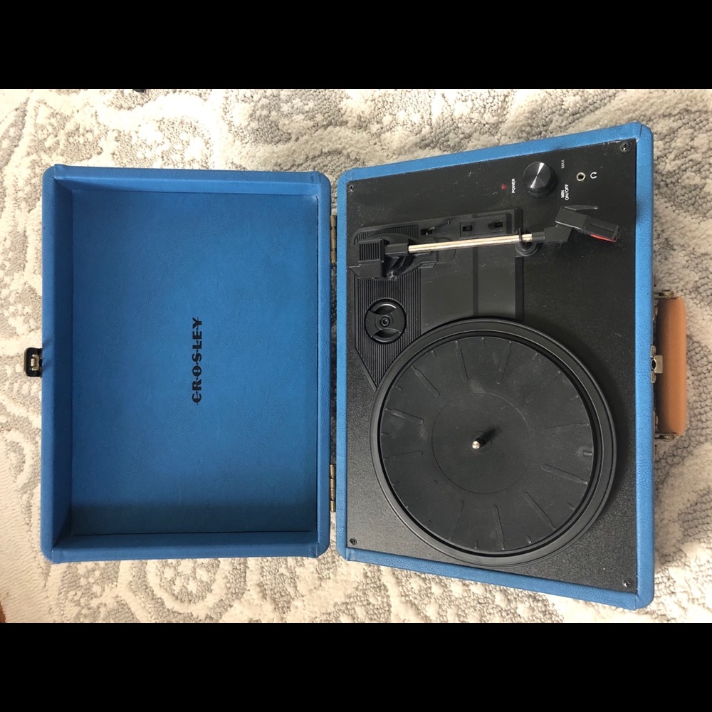 CROSLEY royal blue RECORD PLAYER